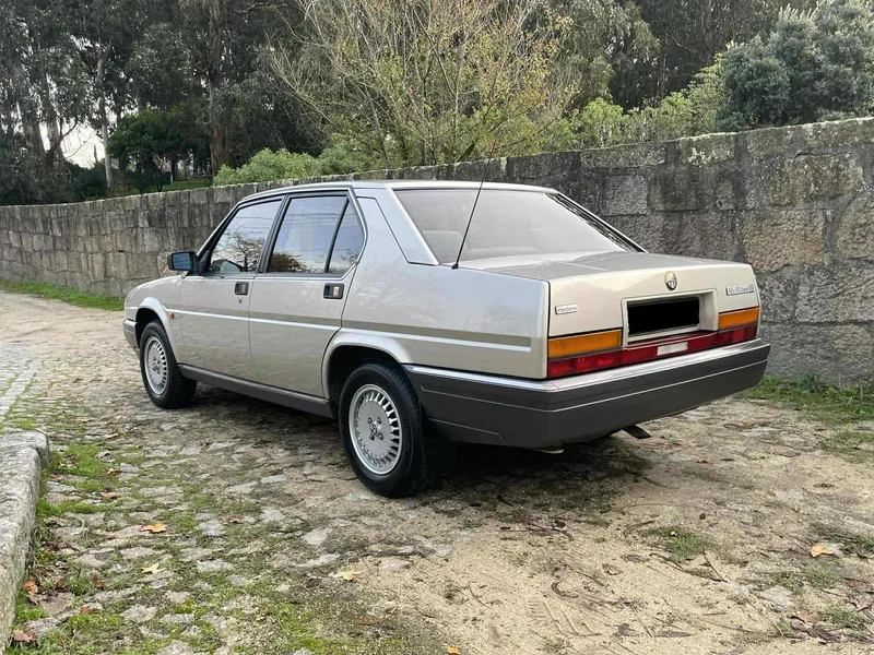 Alfa Romeo 90 2.0 S - foto 6
