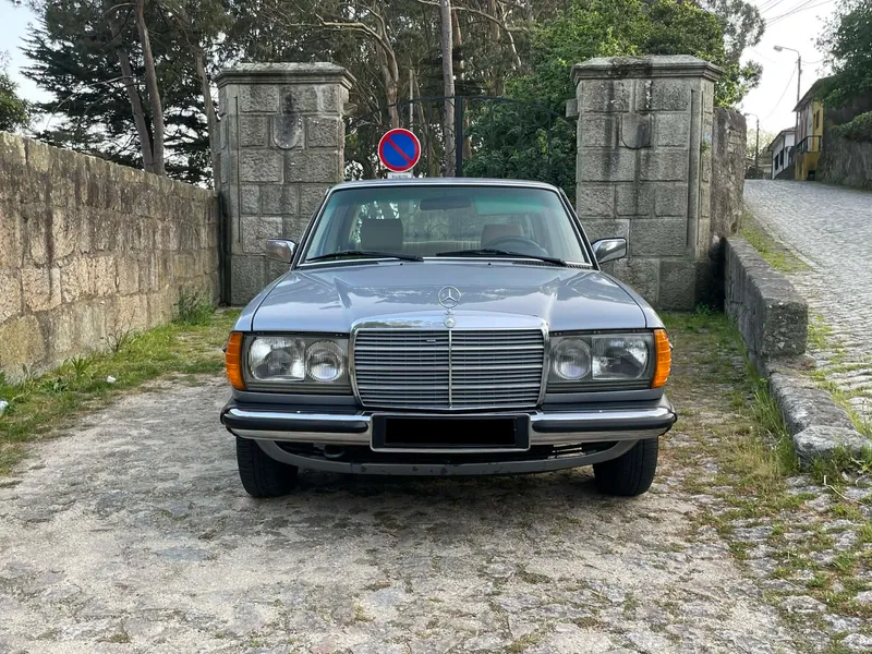 Mercedes-Benz 300 W123 - 300D - foto 2