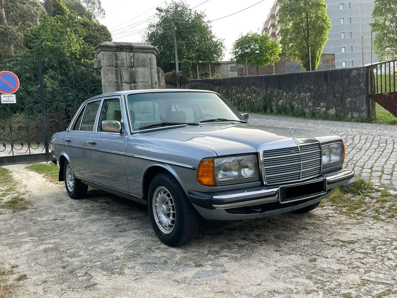 Mercedes-Benz 300 W123 - 300D - foto 3