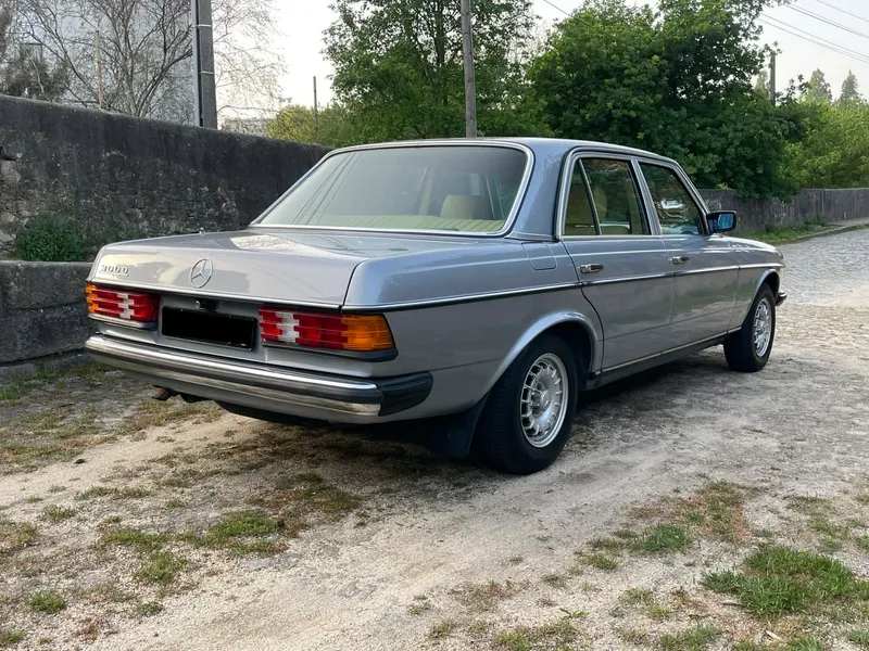 Mercedes-Benz 300 W123 - 300D - foto 4