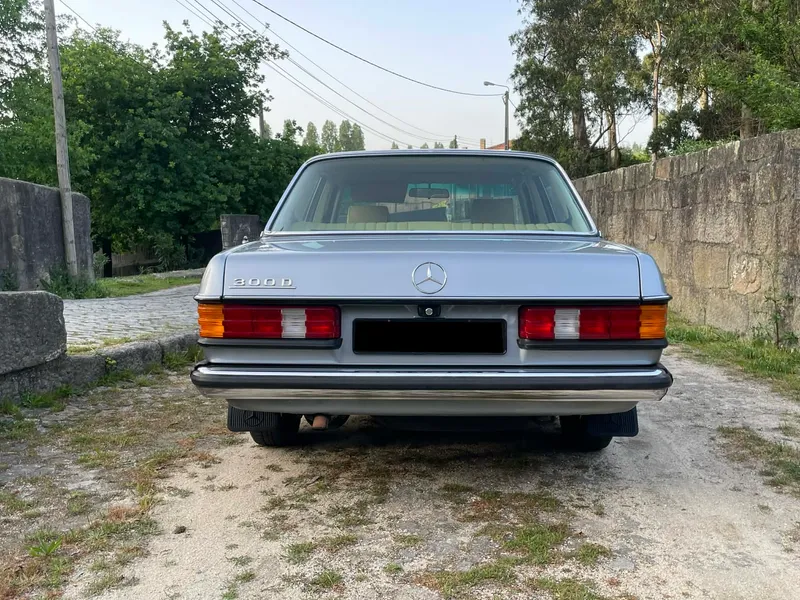 Mercedes-Benz 300 W123 - 300D - foto 5