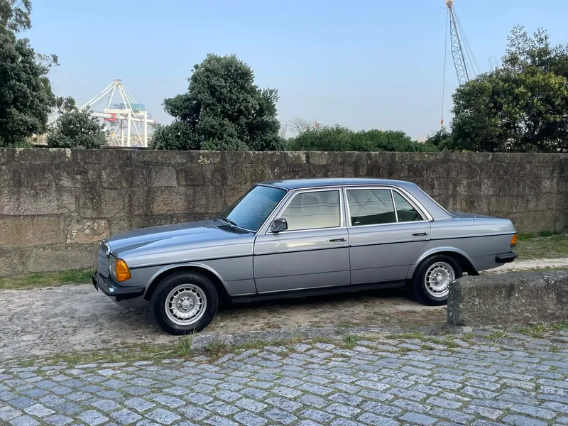 Mercedes-Benz 300 W123 - 300D - foto 7