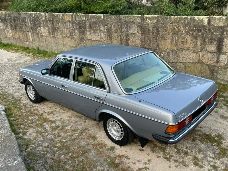 Mercedes-Benz 300 W123 - 300D - foto 8