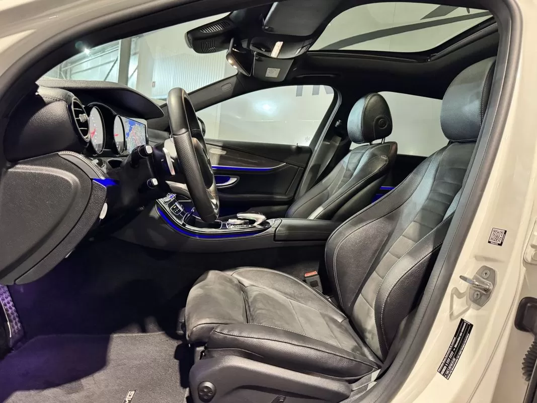 Mercedes-Benz E 220  D 9g  Tronic Amg Line - foto 5