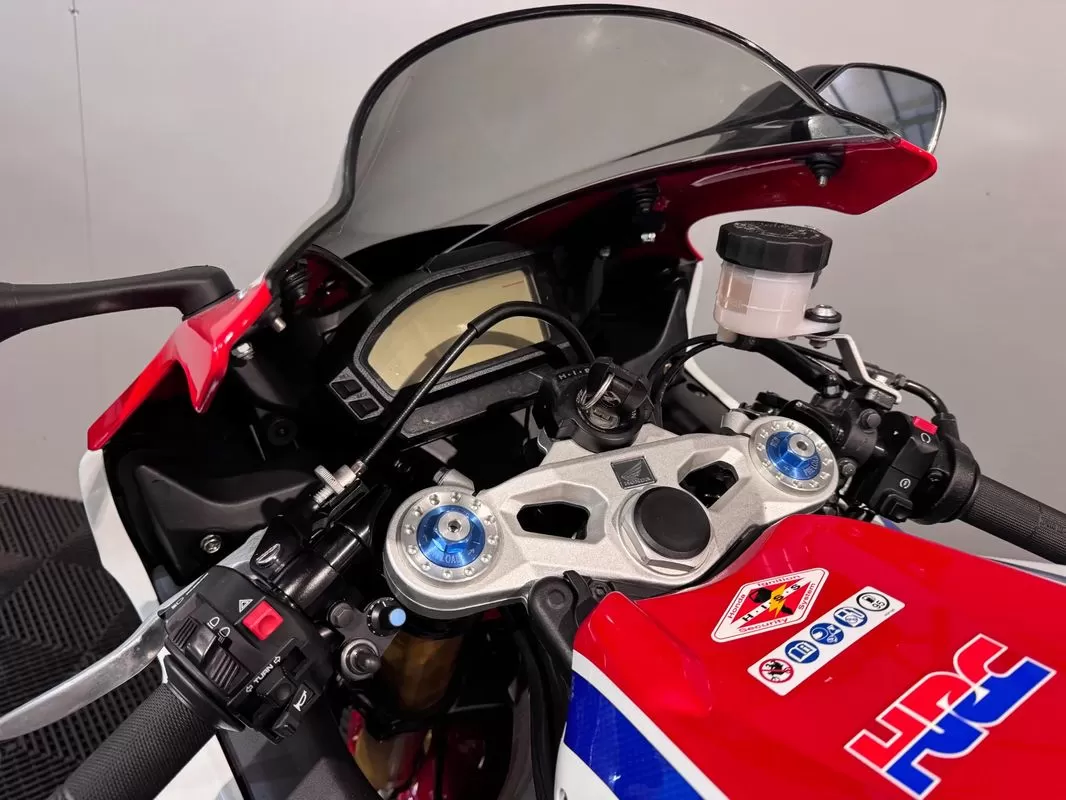 Honda CBR 1000 RR SP - foto 2