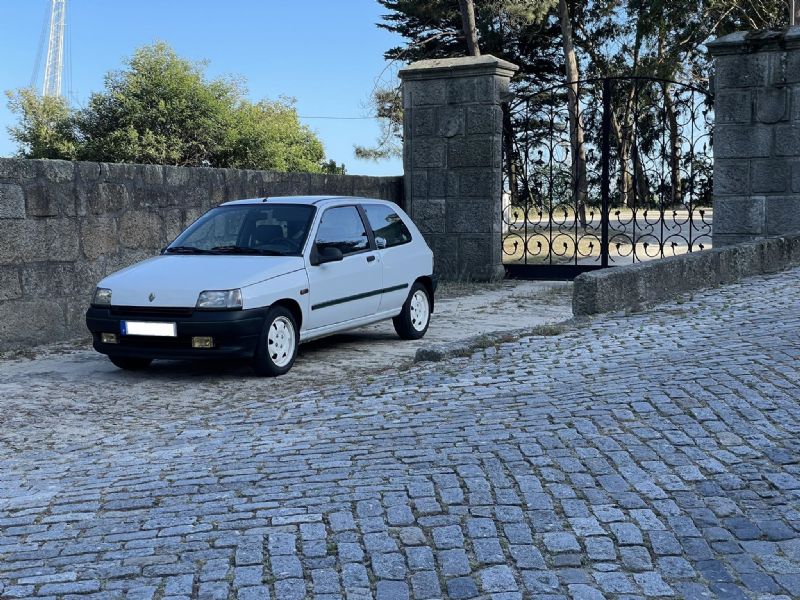 Renault Clio 1.4 S - foto 2