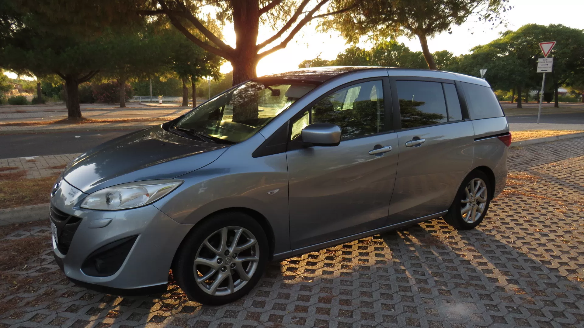 Mazda 5 MZR-CD 1.6 Superior Wagon +Xenon +PE+Pele - foto 2
