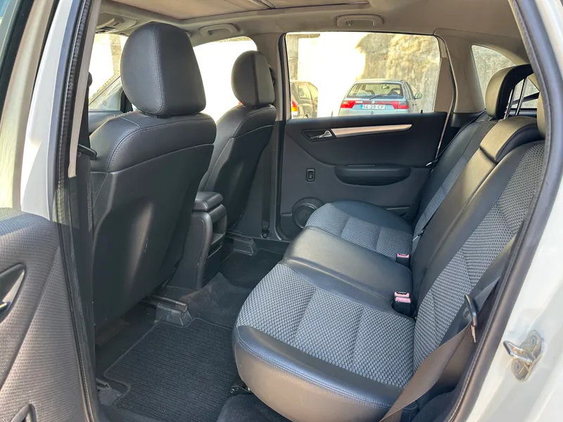 Mercedes-Benz B 200 CDi - foto 8