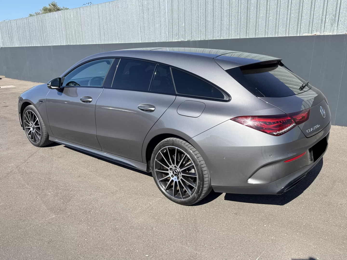 Mercedes-Benz CLA 250 e Shooting Brake AMG Line - foto 4