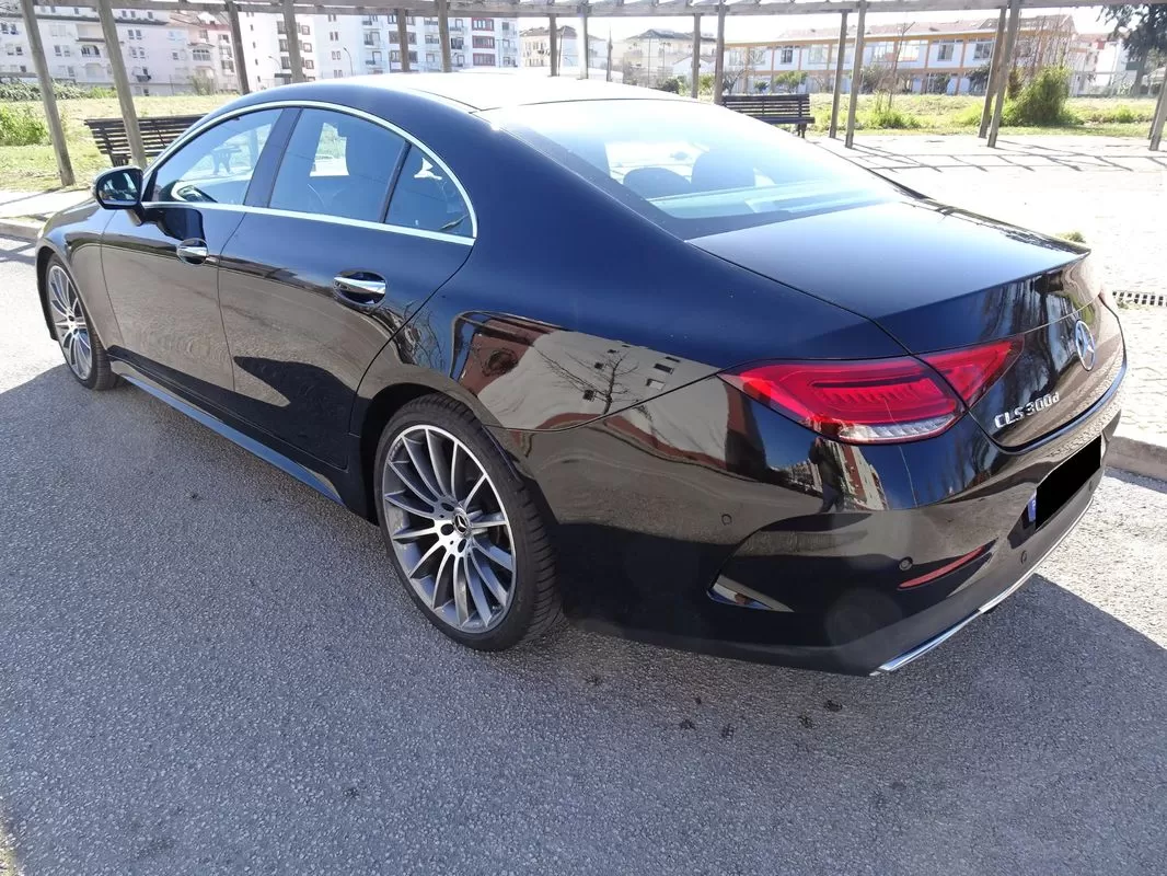 Mercedes-Benz CLS 300 d AMG Line - foto 5