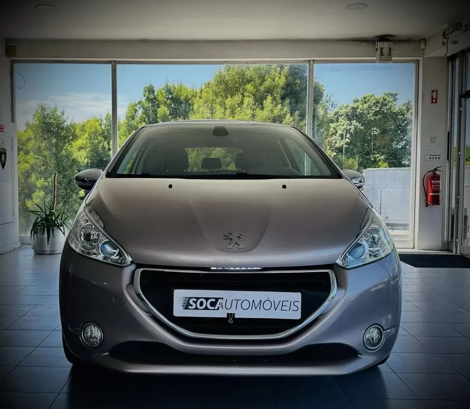 Peugeot 208 - foto 2