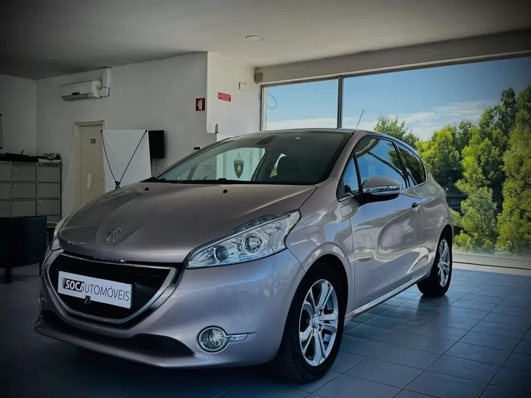 Peugeot 208 - foto 3