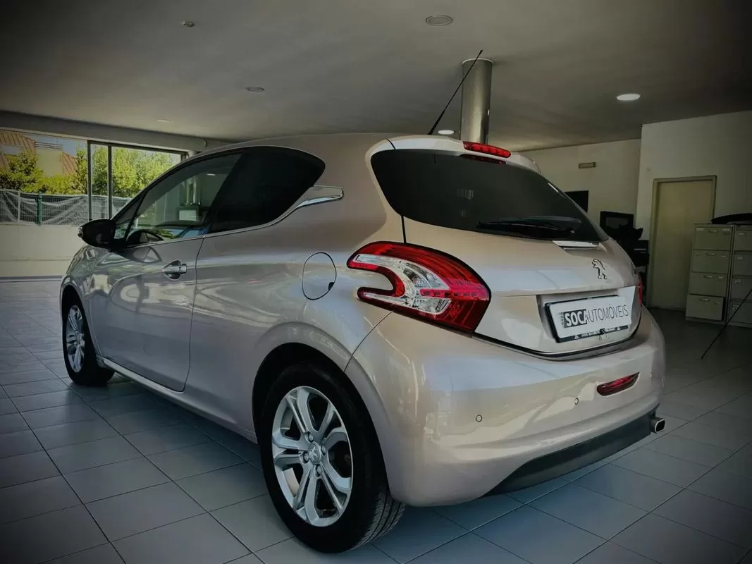 Peugeot 208 - foto 5