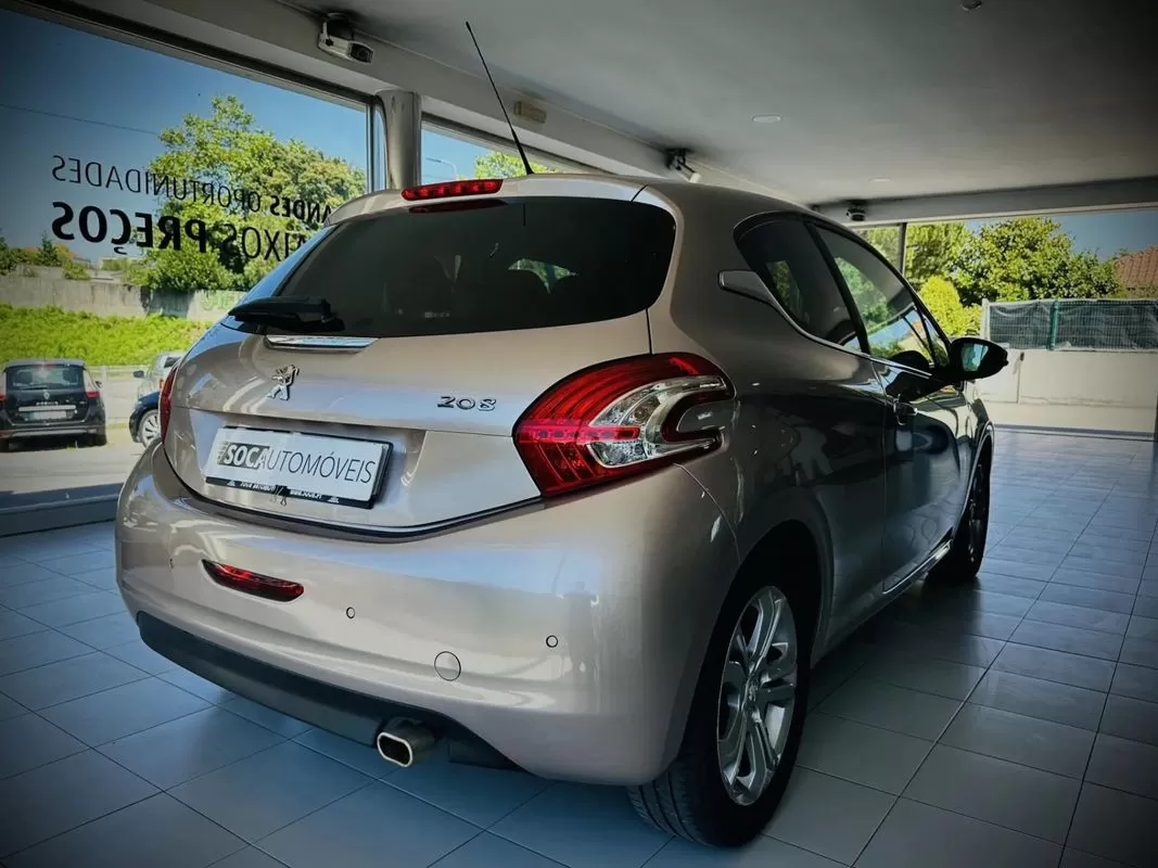 Peugeot 208 - foto 6