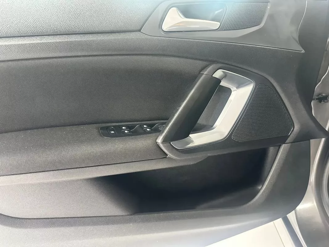 Peugeot 308 SW - foto 8