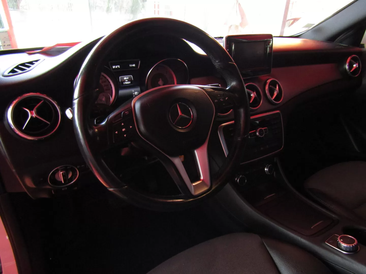 Mercedes-Benz GLA 180 d 7G-DCT Style - foto 7