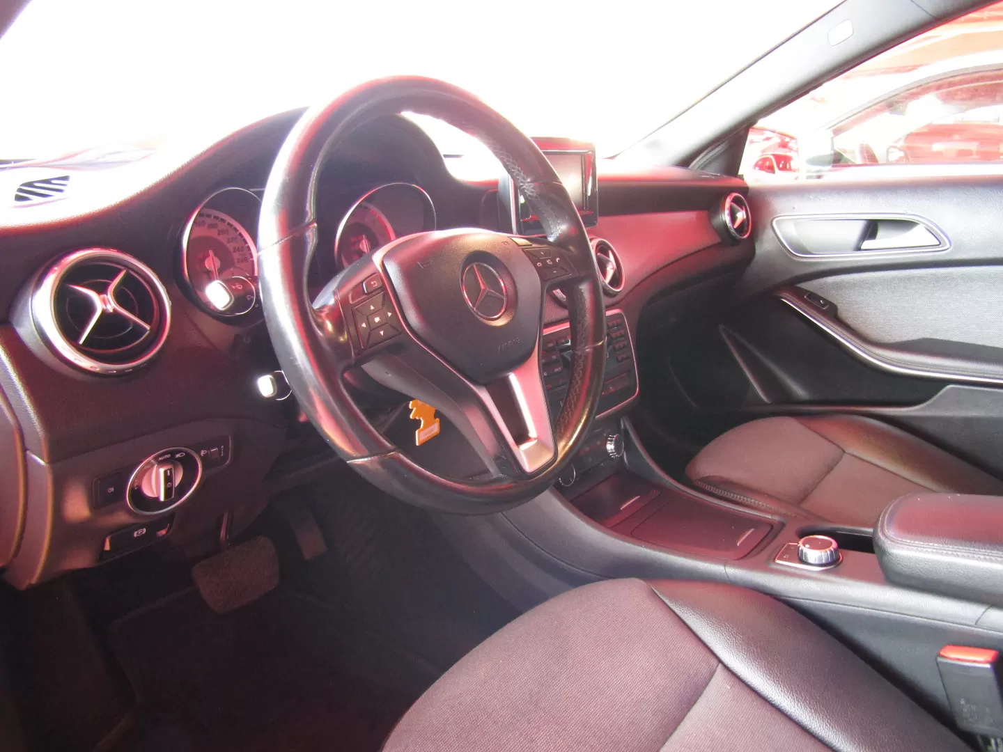 Mercedes-Benz GLA 180 d 7G-DCT Style - foto 8