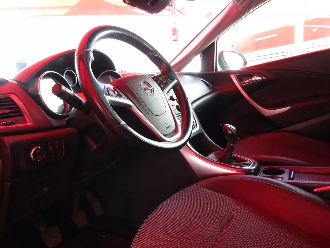 Opel Astra 1.7 CDTi Enjoy - foto 6