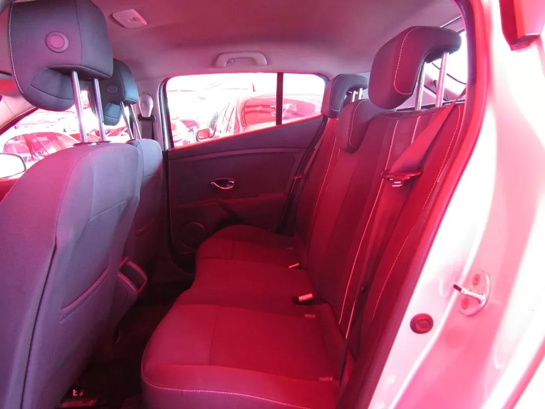 Renault Mégane 1.5 dCi Confort SS - foto 8