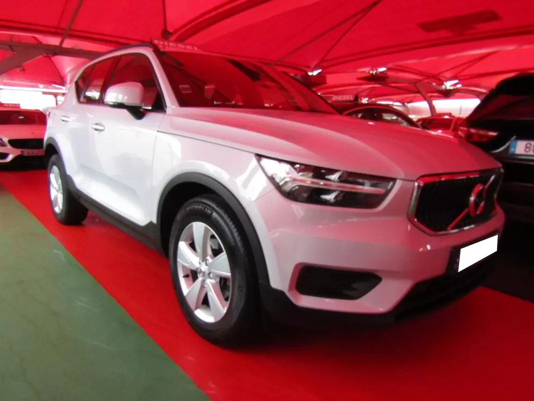 Volvo XC 40 2.0 D3 Momentum - foto 2