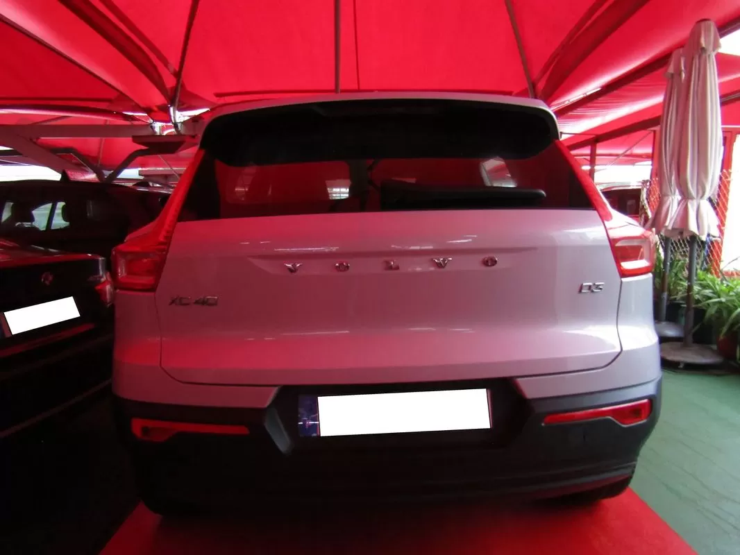 Volvo XC 40 2.0 D3 Momentum - foto 4