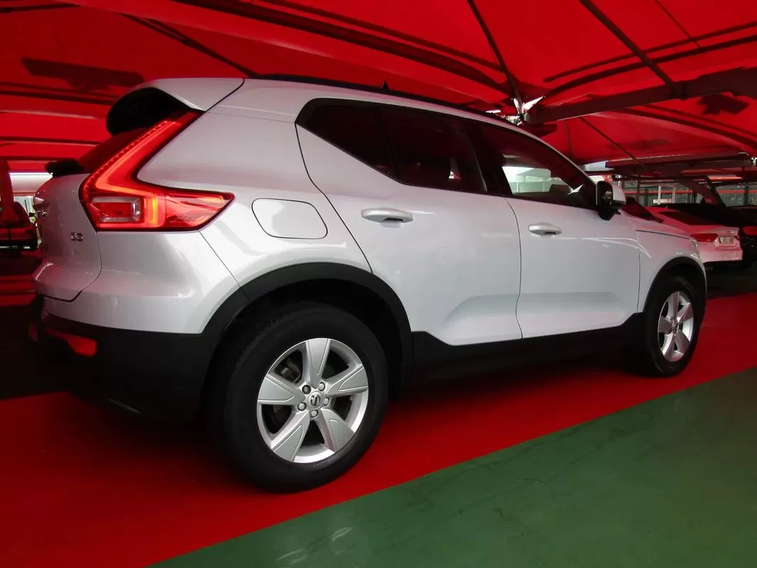 Volvo XC 40 2.0 D3 Momentum - foto 6