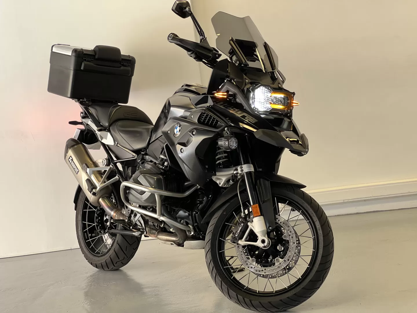 BMW R 1250 GS Adventure TRIPLE BLACK - foto 3