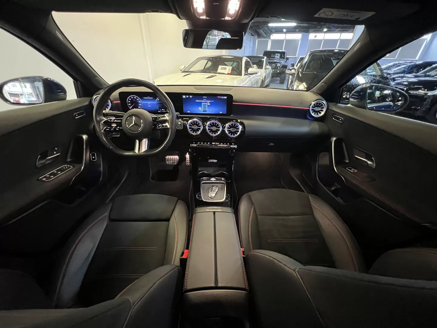 Mercedes-Benz A 250e Limousine AMG Line - foto 6