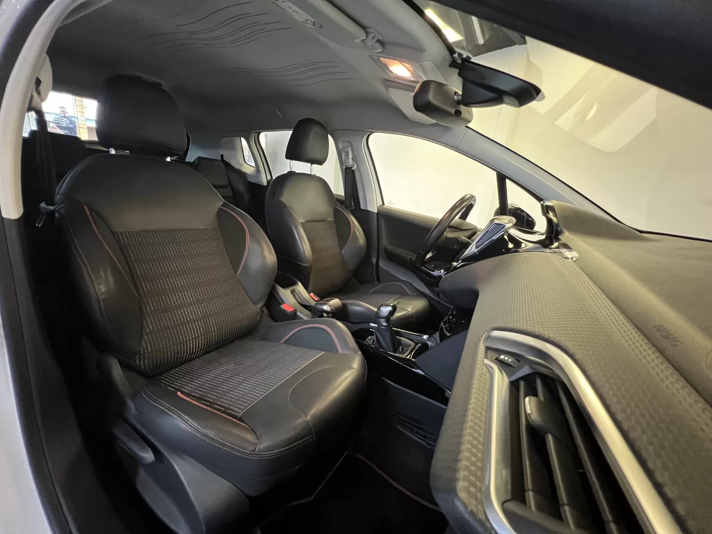Peugeot 2008 1.2 PureTech GT Line - foto 8