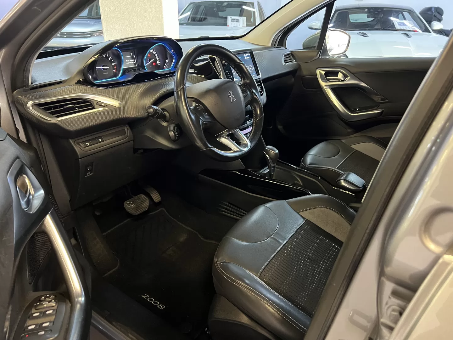 Peugeot 2008 1.2 PureTech Allure EAT6 - foto 5
