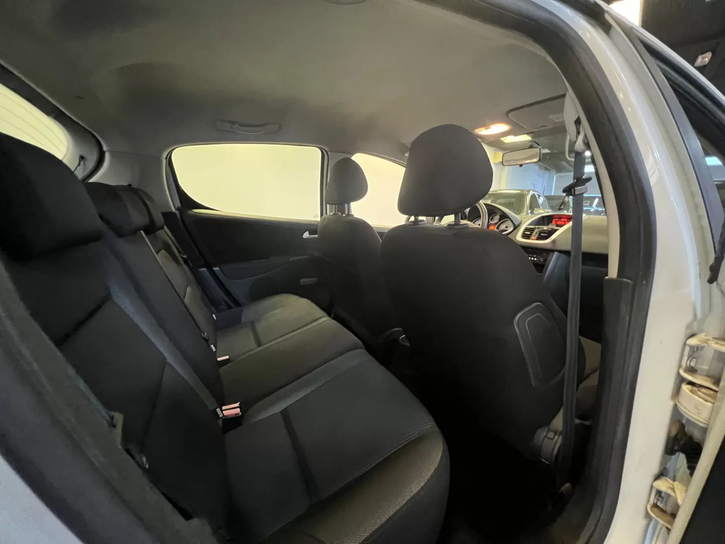 Peugeot 207 1.4 HDi Active - foto 8