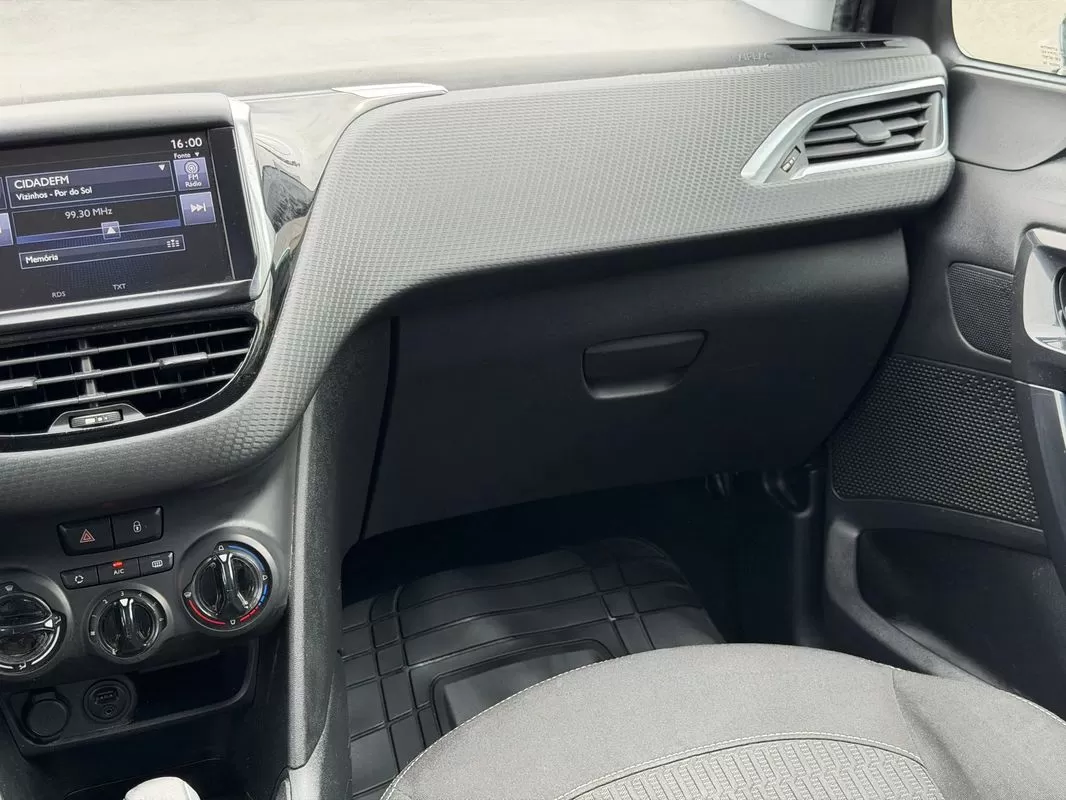 Peugeot 208 1.6 BlueHDi Style - foto 4