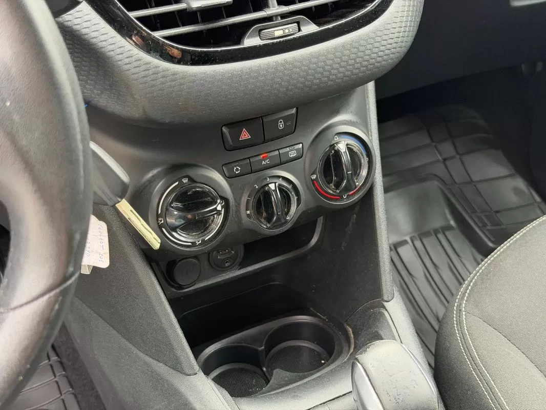 Peugeot 208 1.6 BlueHDi Style - foto 5