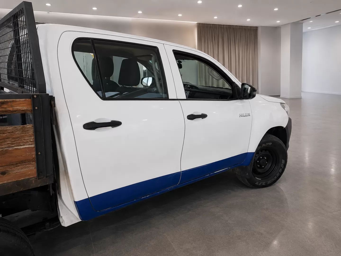 Toyota Hilux 2.4 D-4D 4WD CD CM - foto 3