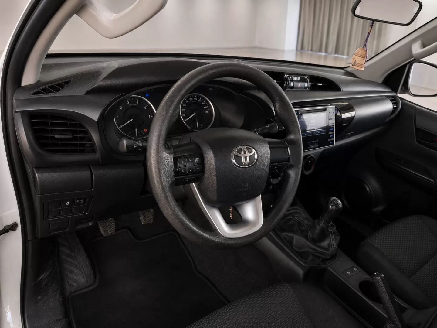Toyota Hilux 2.4 D-4D 4WD CD CM - foto 5