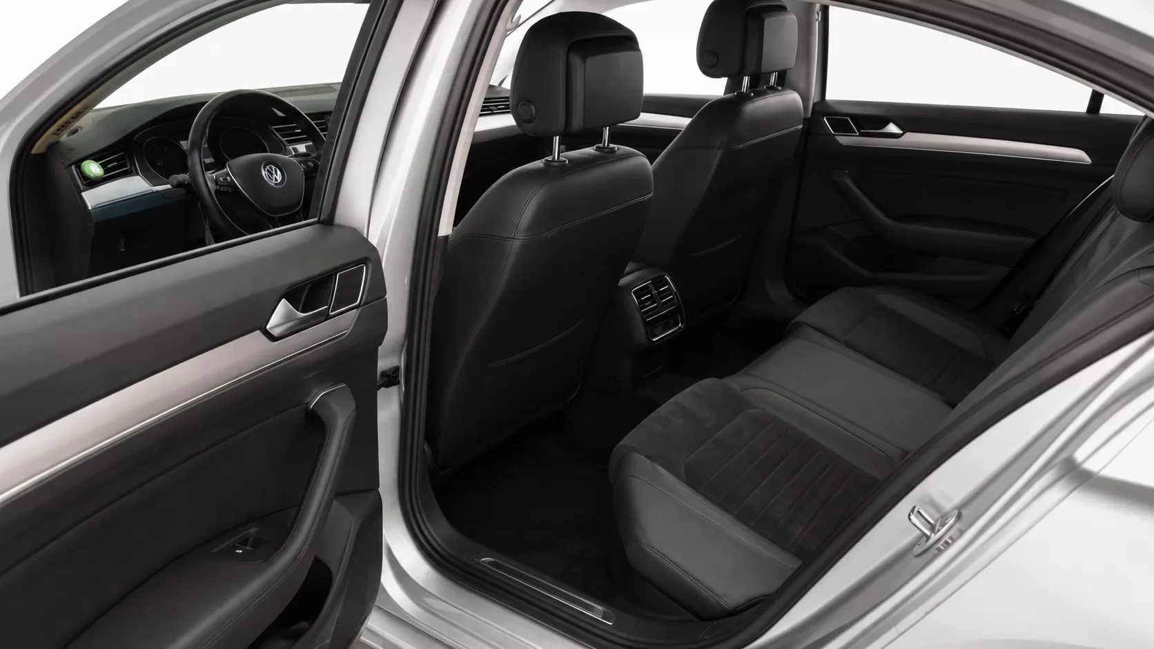 VW Passat 2.0 TDI Highline - foto 7