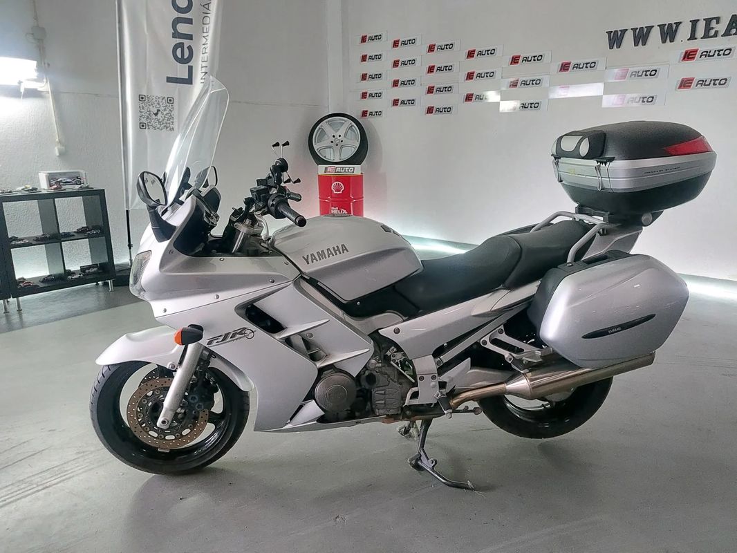 Yamaha FJR 1300 - foto 2