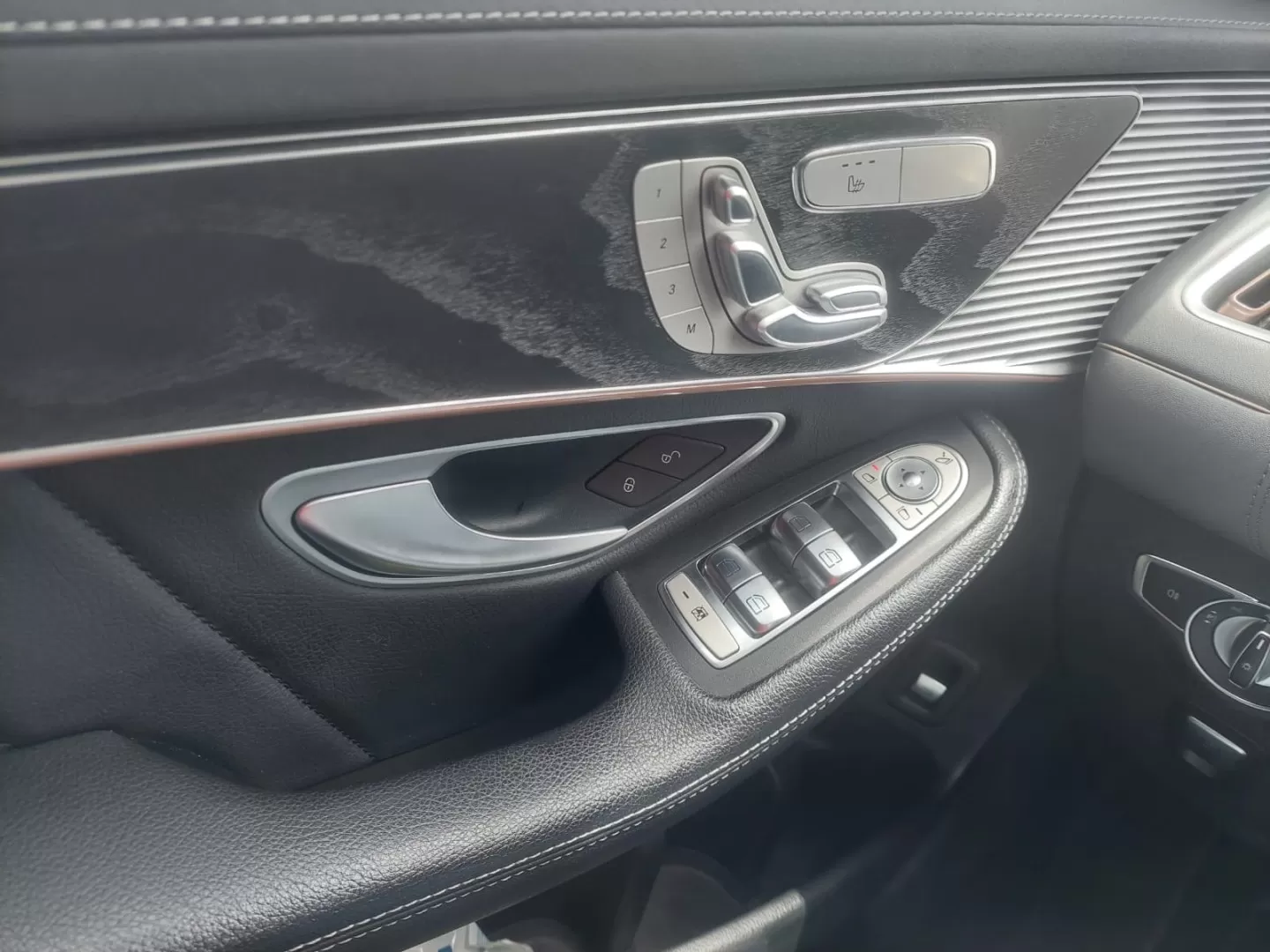 Mercedes-Benz EQC 400 4Matic AMG Line - foto 6