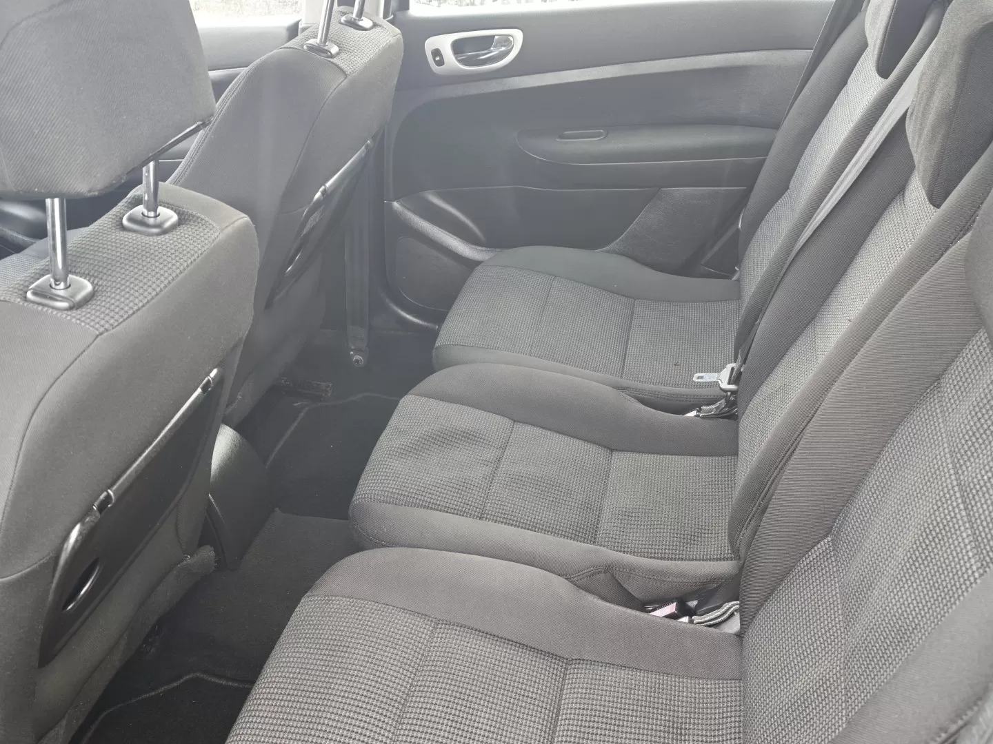 Peugeot 307 1.6 HDi Executive - foto 7