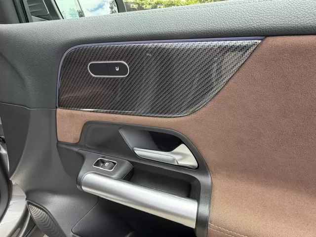 Mercedes-Benz GLA 180 d AMG - foto 2