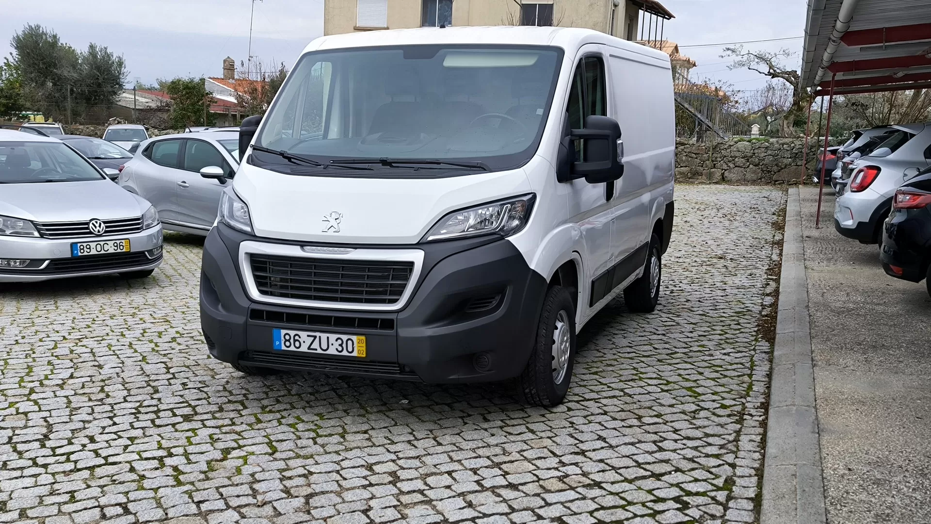 Peugeot  Boxer 2.0 BlueHDI 330 L1H1 PRO - foto 2