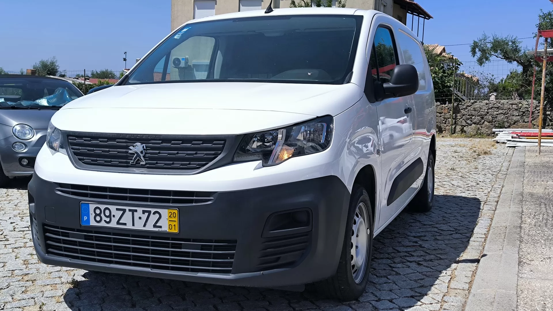 Peugeot  1.5 BlueHDi 100 Pro Standard