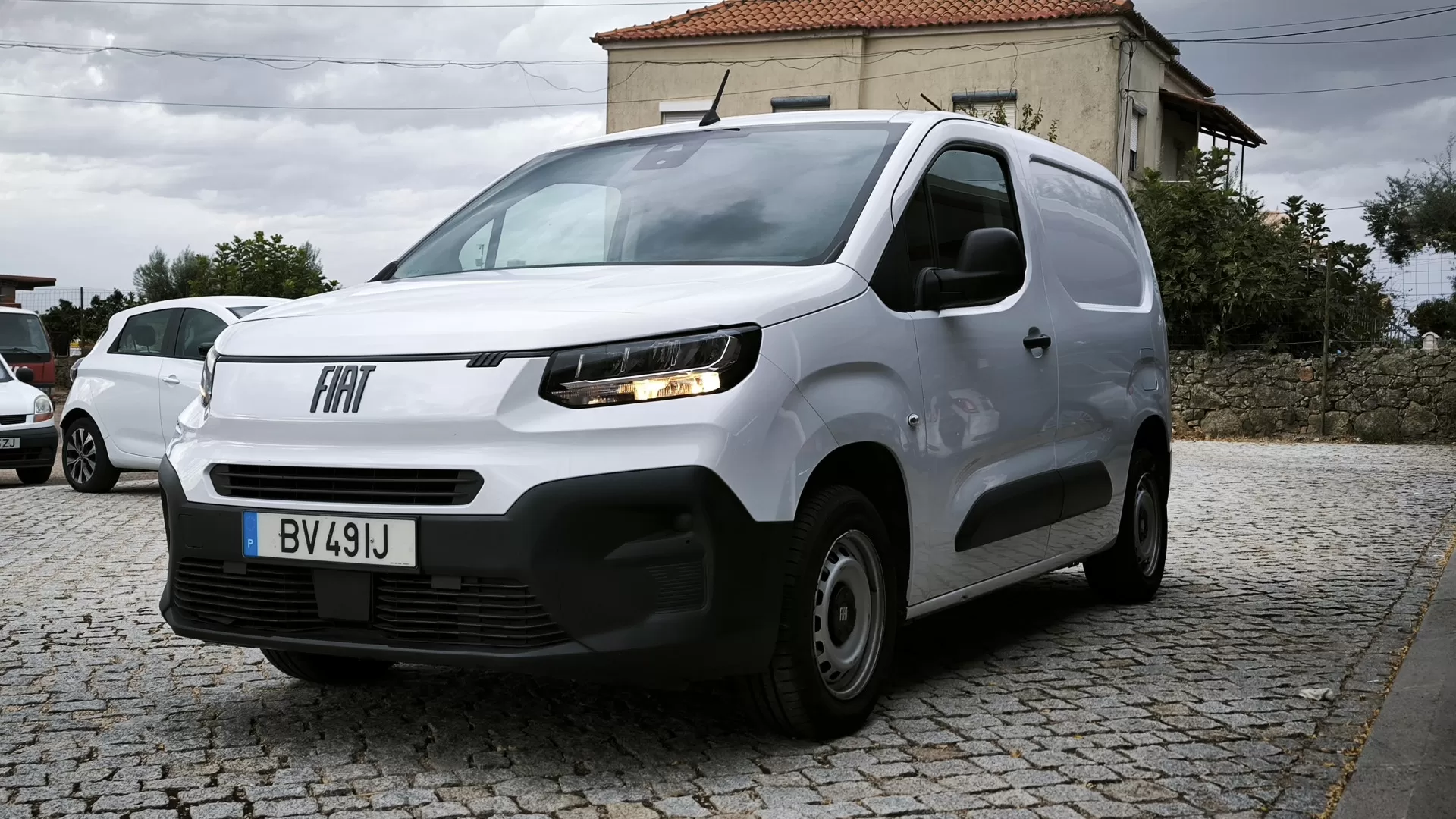 Fiat  Doblo L1 1.5 - foto 2