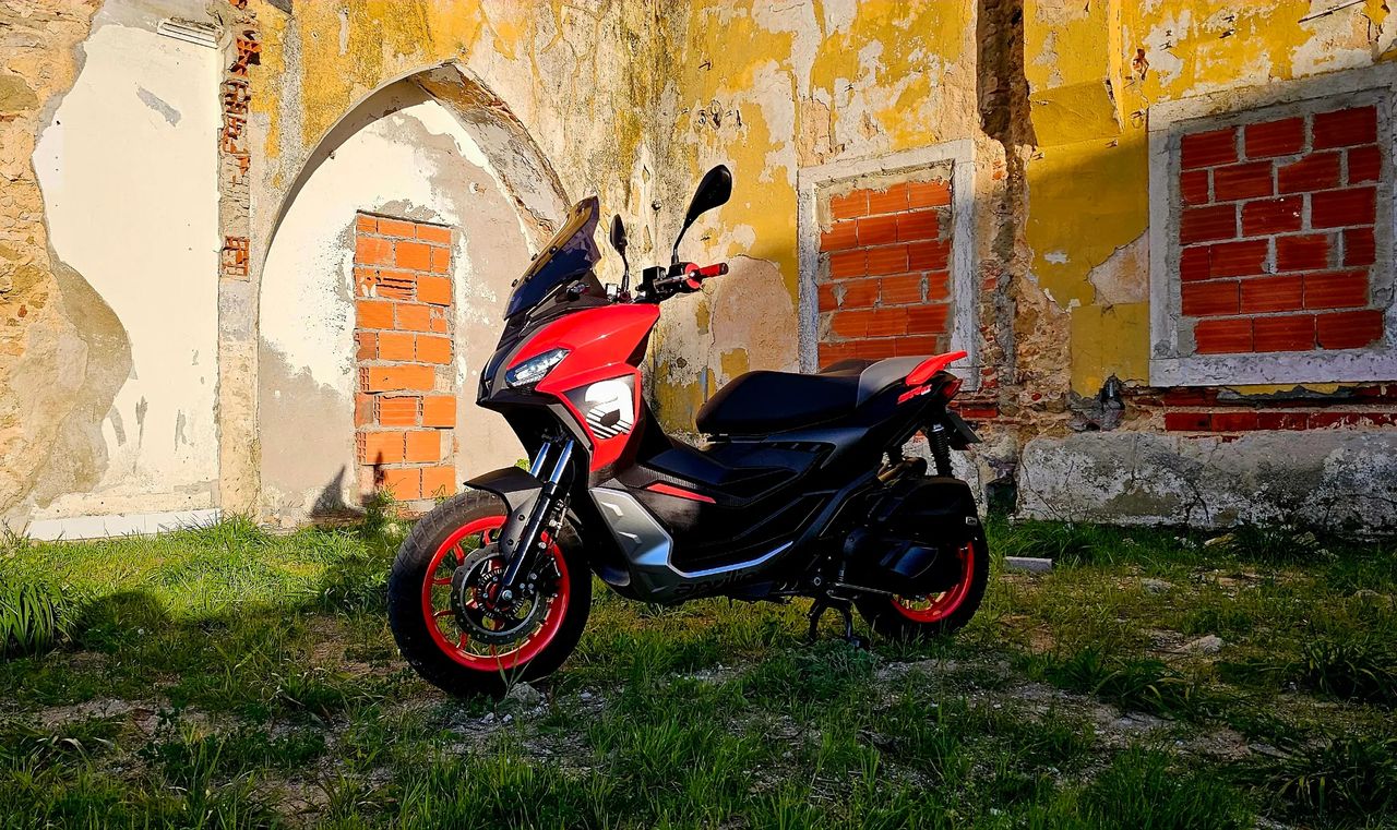 Aprilia SR GT SPORT ABS - foto 4