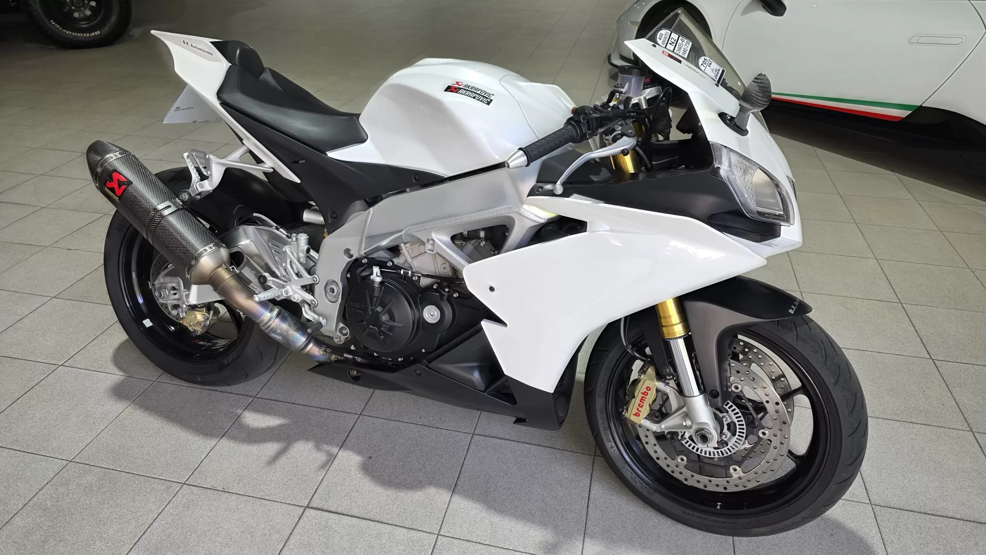 Aprilia RSV 4 R APRC (1 Dono)