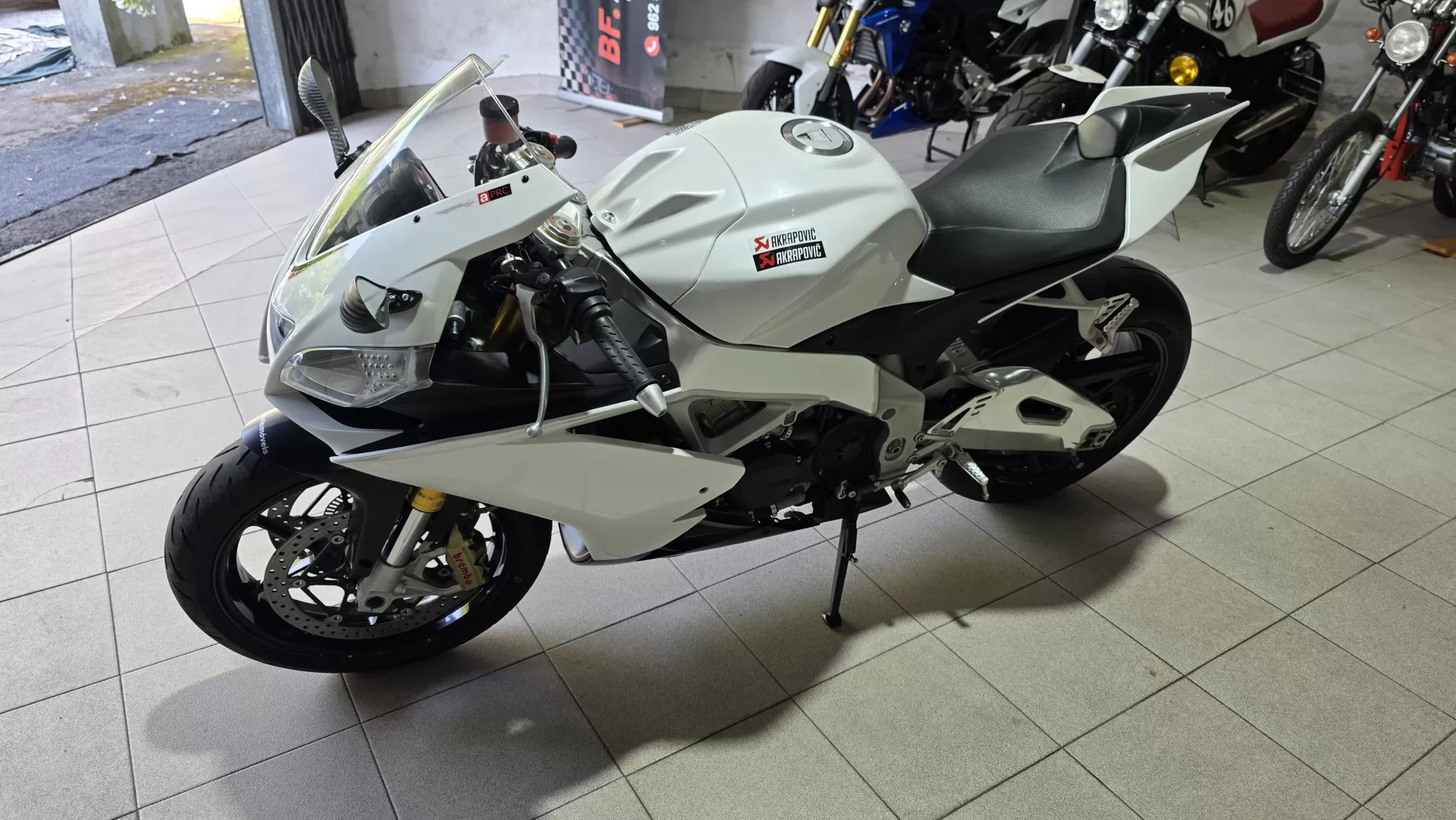 Aprilia RSV 4 R APRC (1 Dono) - foto 2