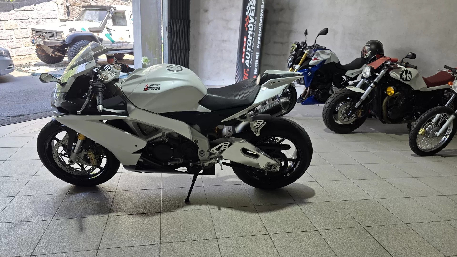 Aprilia RSV 4 R APRC (1 Dono) - foto 4