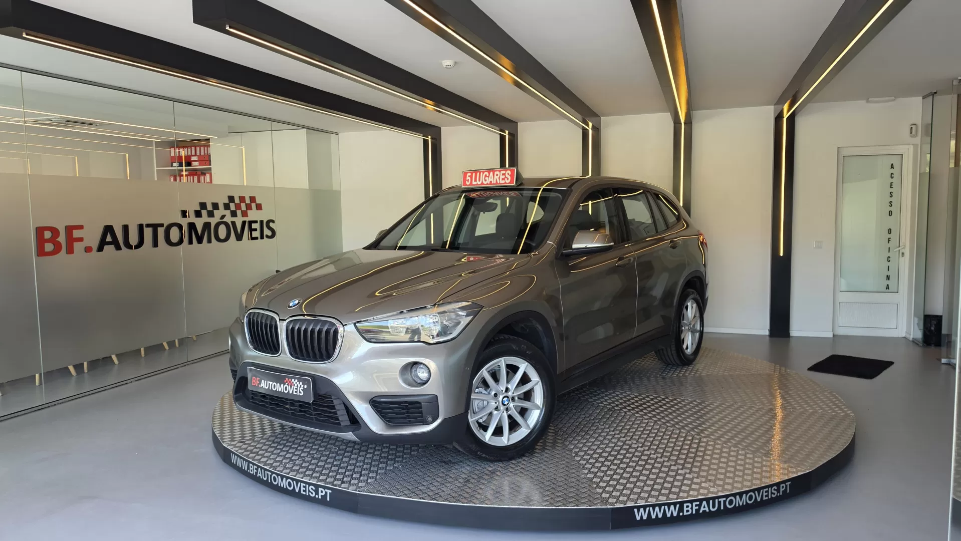 BMW X1 18 d sDrive Advantage Auto - foto 2