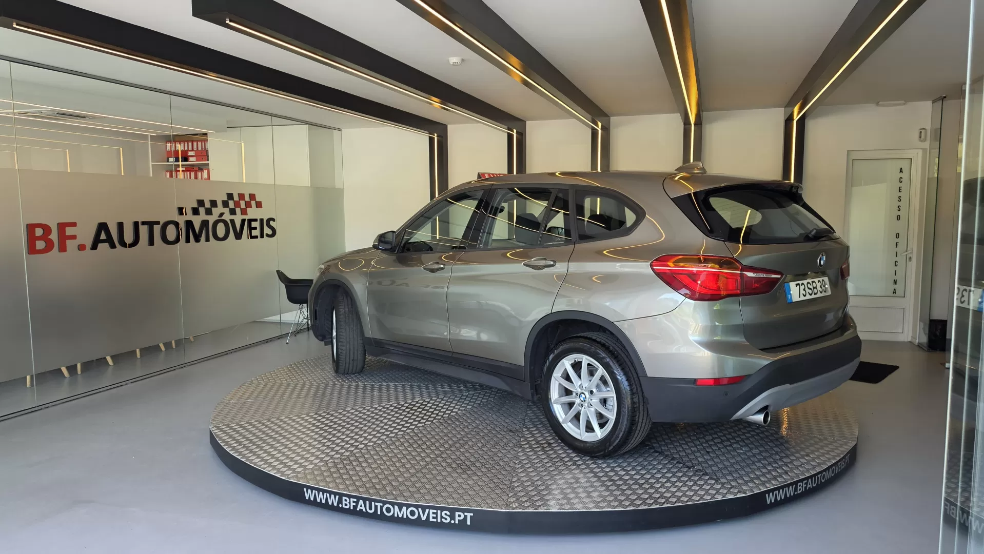 BMW X1 18 d sDrive Advantage Auto - foto 3