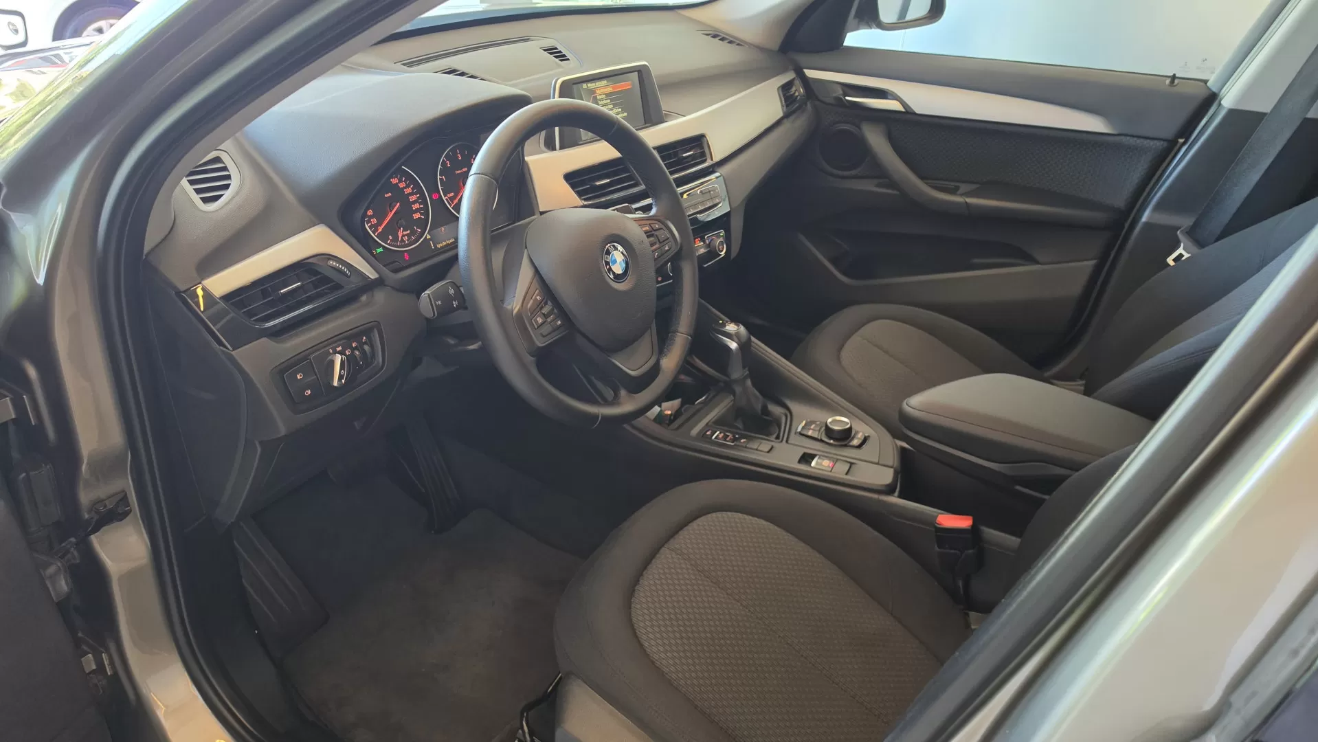 BMW X1 18 d sDrive Advantage Auto - foto 6